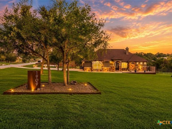 1909 Hunters Cove, New Braunfels, TX 78132
