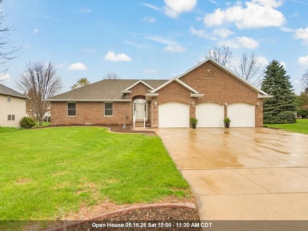702 MARCKS COURT, Luxemburg, WI 54217