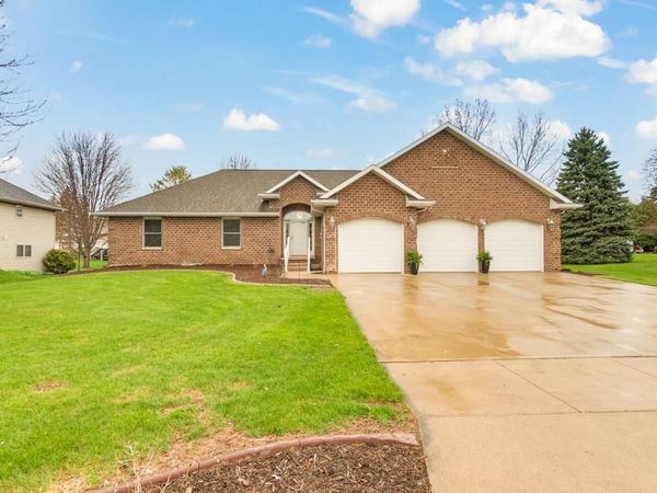 702 MARCKS COURT, Luxemburg, WI 54217
