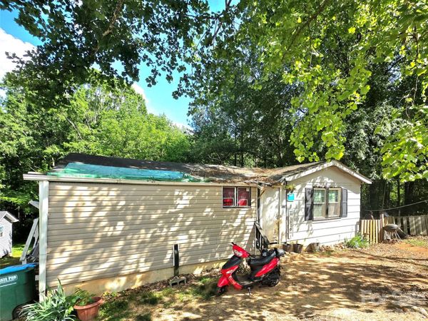 413 S Pinchback Avenue, Bessemer City, NC 28016