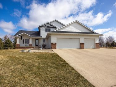 120 Callaway Court, Mankato, MN 56001