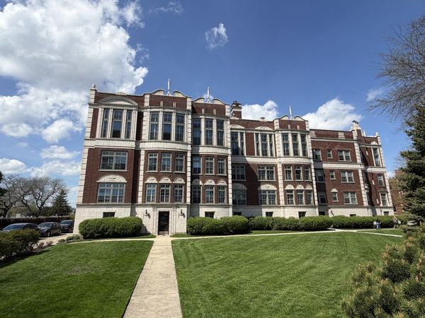 470 Sheridan Road , Unit 2, Evanston, IL 60202