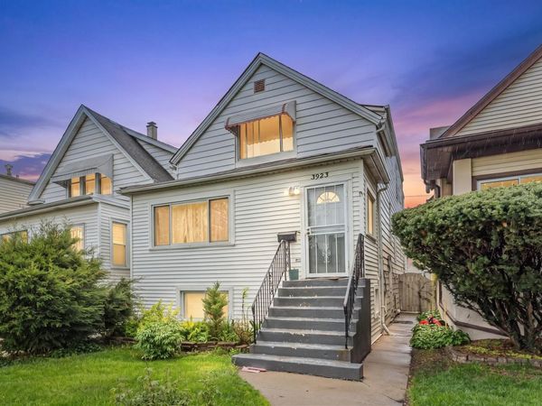 3923 N Newcastle Avenue, Chicago, IL 60634