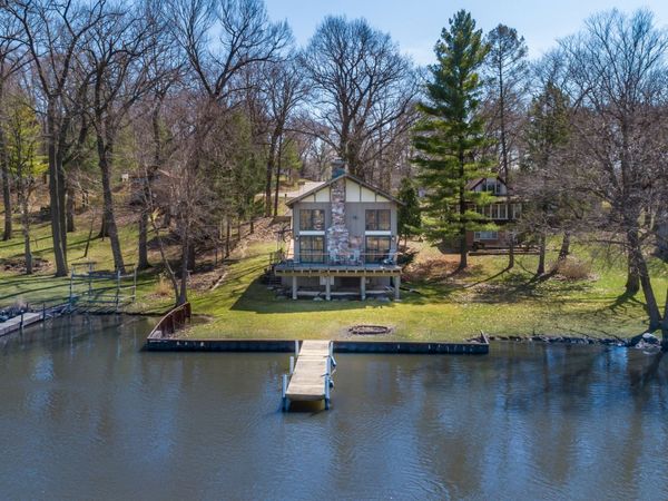 2712 Ridge Avenue , Algonquin, IL 60102