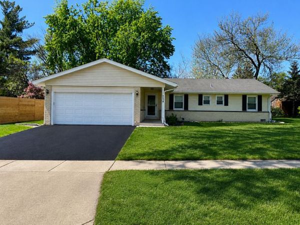 254 PLACID Way, Elk Grove Village, IL 60007
