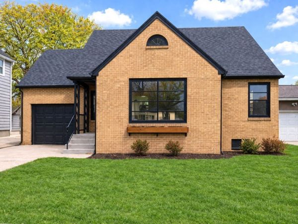 1509 5th Avenue , Sterling, IL 61081