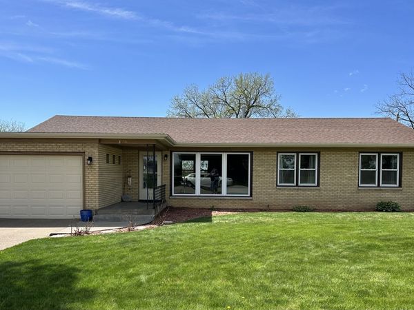 3806 Eagle Heights Drive , Clinton, IA 52372