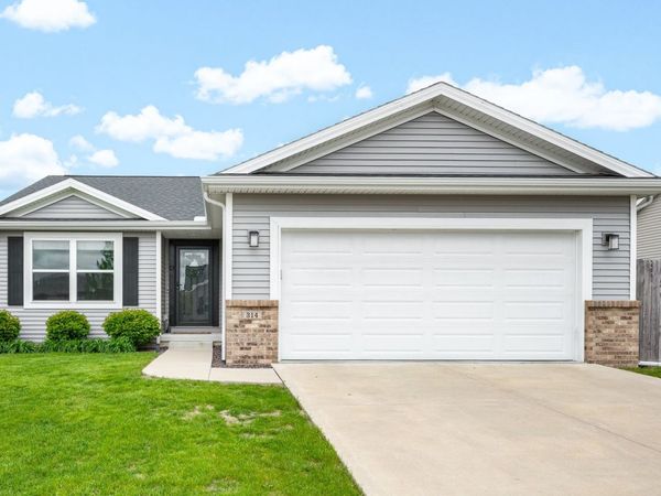 314 Bobwhite Way , Normal, IL 61761