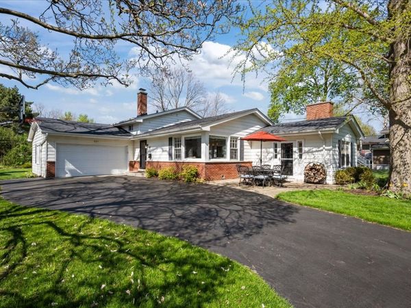 927 Holly Court , Deerfield, IL 60015