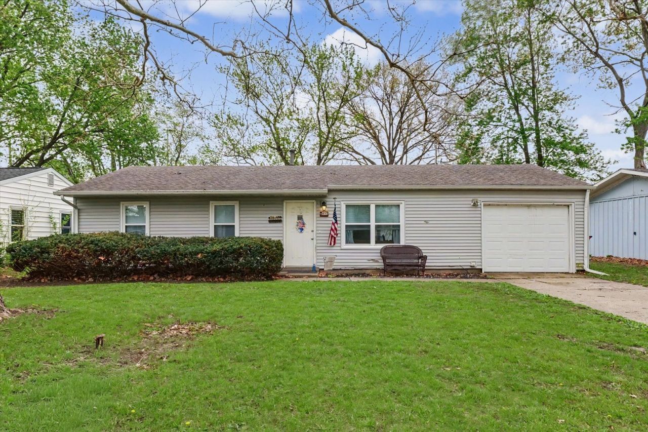 2405 Lawndale Drive , Champaign, IL 61821 Main Photo