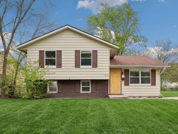 22147 E Churchill Drive, Richton Park, IL 60471