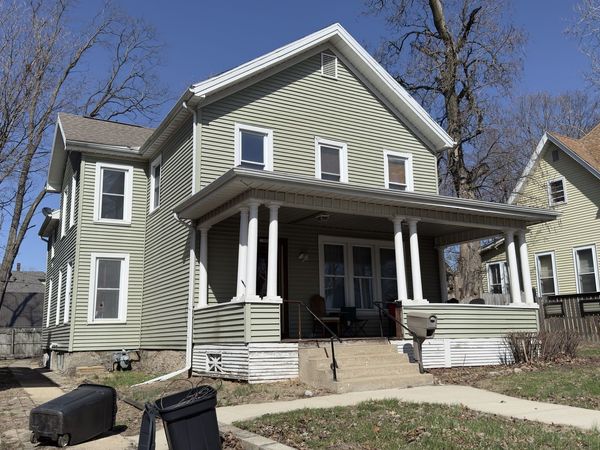 504 Douglas Street , Bloomington, IL 61701