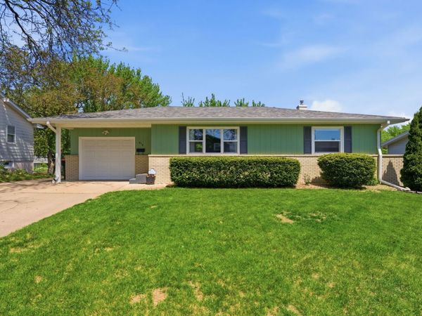 418 W 44th Street, Davenport, IA 52806