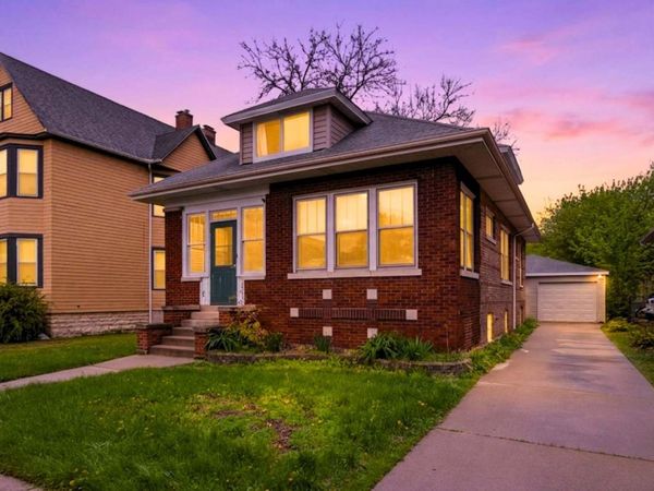 12633 Maple Avenue , Blue Island, IL 60406