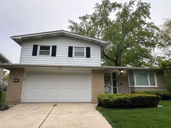 821 W Manor Court , Glenwood, IL 60425