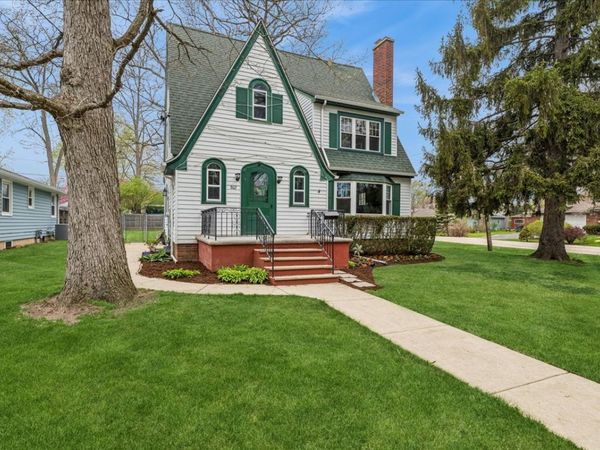 802 Kirkwood Avenue , Winthrop Harbor, IL 60096