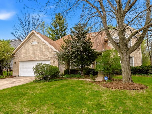 275 Farmhill Drive, Algonquin, IL 60102