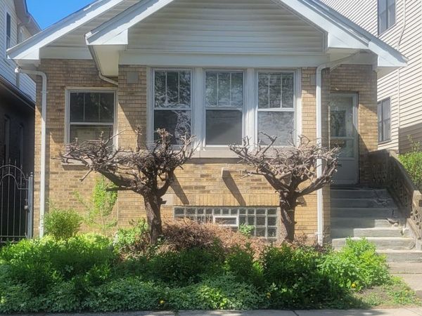 4212 N Mozart Street, Chicago, IL 60618