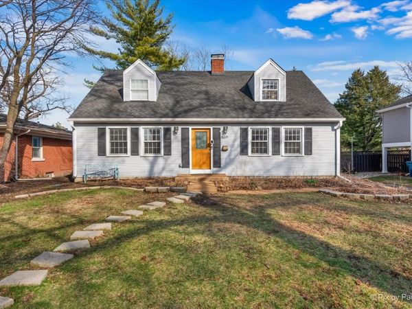 507 S Hi Lusi Avenue , Mount Prospect, IL 60056