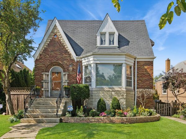 4252 N Parkside Avenue , Chicago, IL 60634