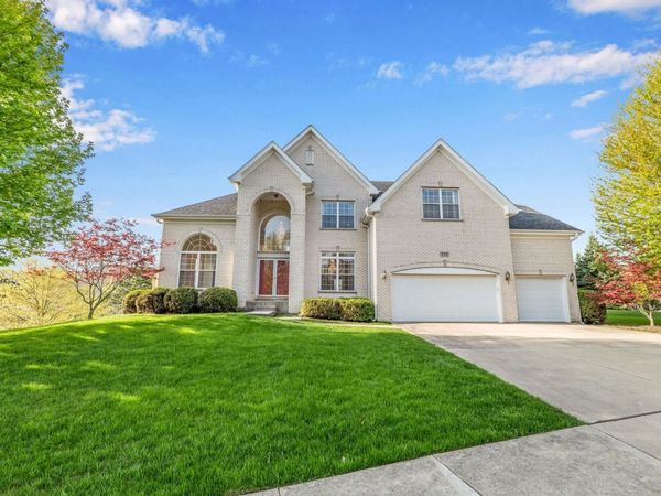 523 W Ruhl Road W, Palatine, IL 60074