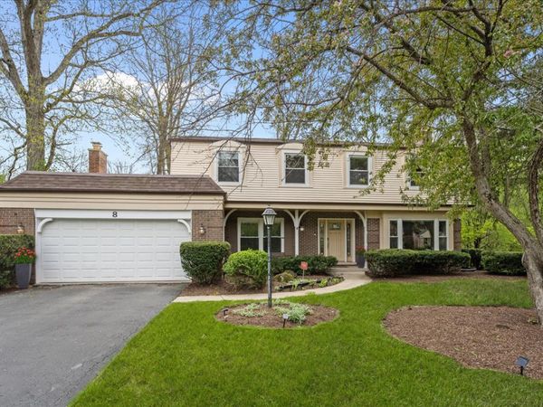 8 Anglican Lane , Lincolnshire, IL 60069