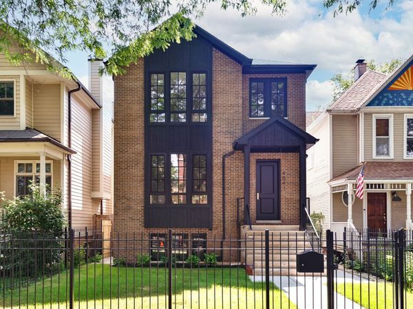 4841 N Hermitage Avenue, Chicago, IL 60640
