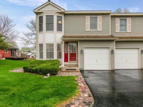 34415 N Saddle Lane , Gurnee, IL 60031