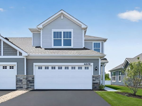 4209 Meadowridge Road, Woodstock, IL 60098