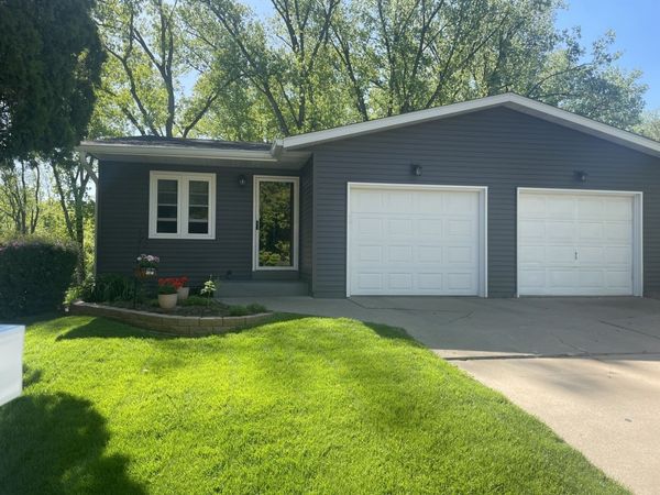 8317 10th Street W, Rock Island, IL 61201