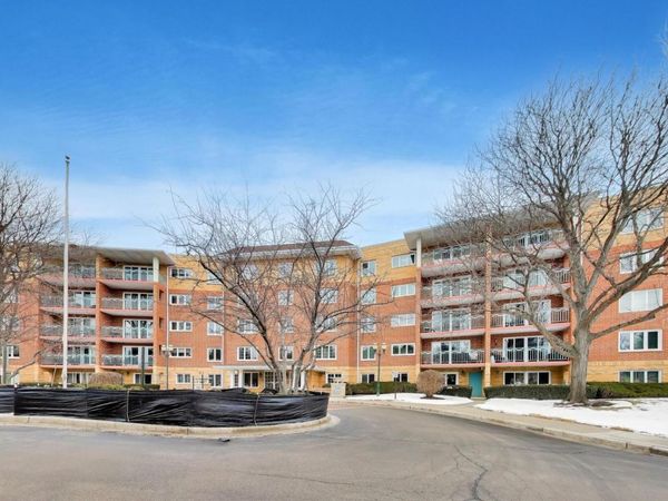 710 Creekside Drive , Unit 104A, Mount Prospect, IL 60056