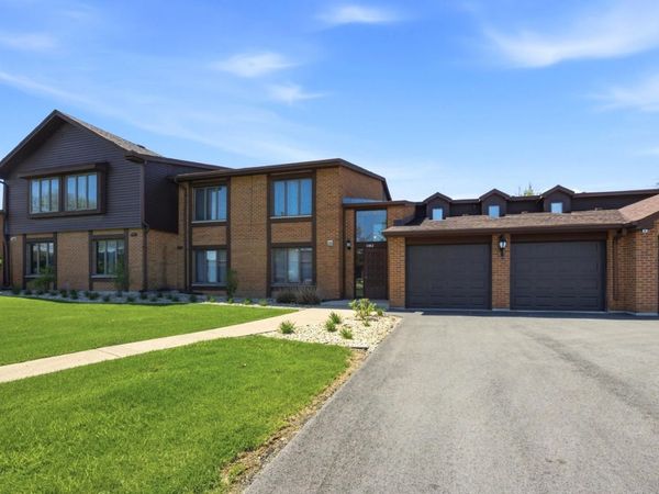 1402 WOODHOLLOW Drive , Unit 1A, Flossmoor, IL 60422