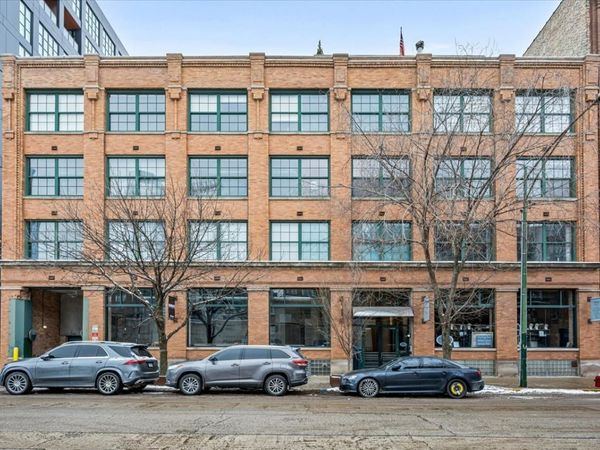 110 N Peoria Street , Unit 205, Chicago, IL 60607