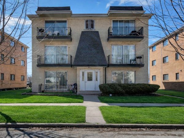 6135 Marshall Avenue , Unit 301, Chicago Ridge, IL 60415