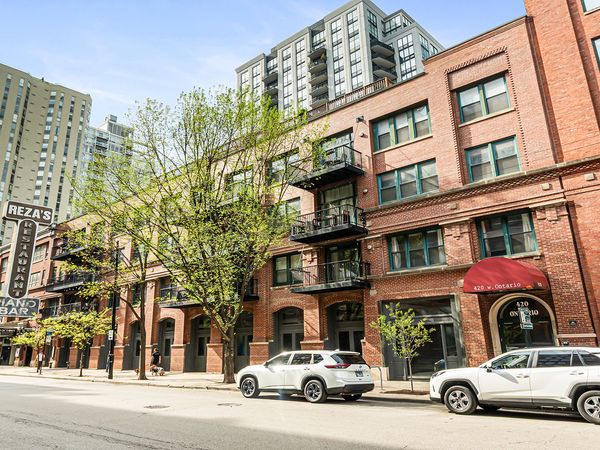 420 W Ontario Street , Unit 301, Chicago, IL 60654