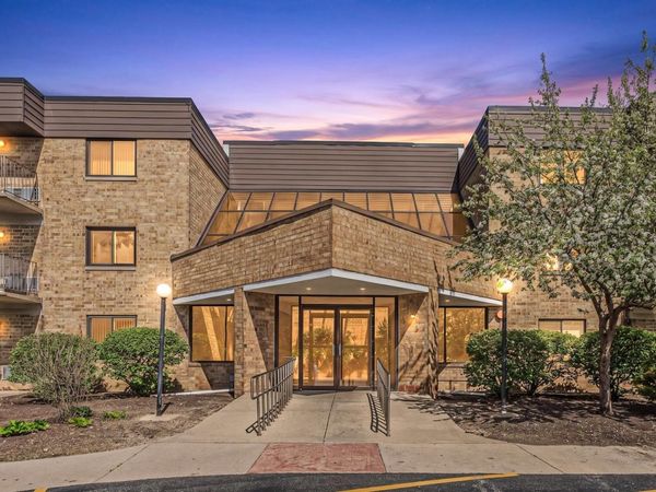 5600 ASTOR Lane , Unit 320, Rolling Meadows, IL 60008