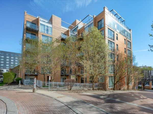 1740 Oak Avenue , Unit 803, Evanston, IL 60201