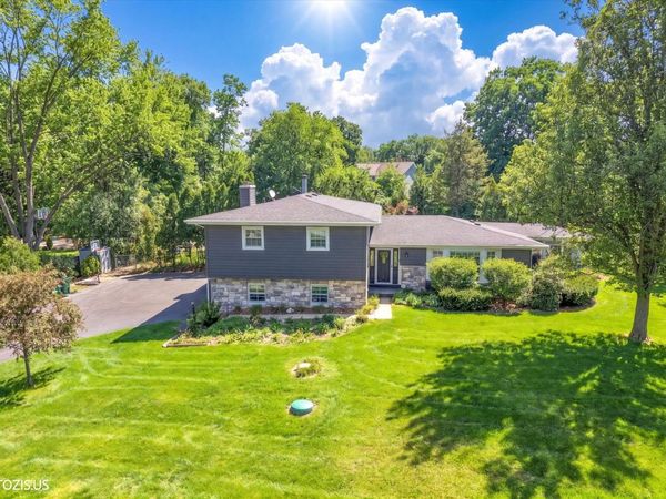 3270 Middlesax Drive , Long Grove, IL 60047