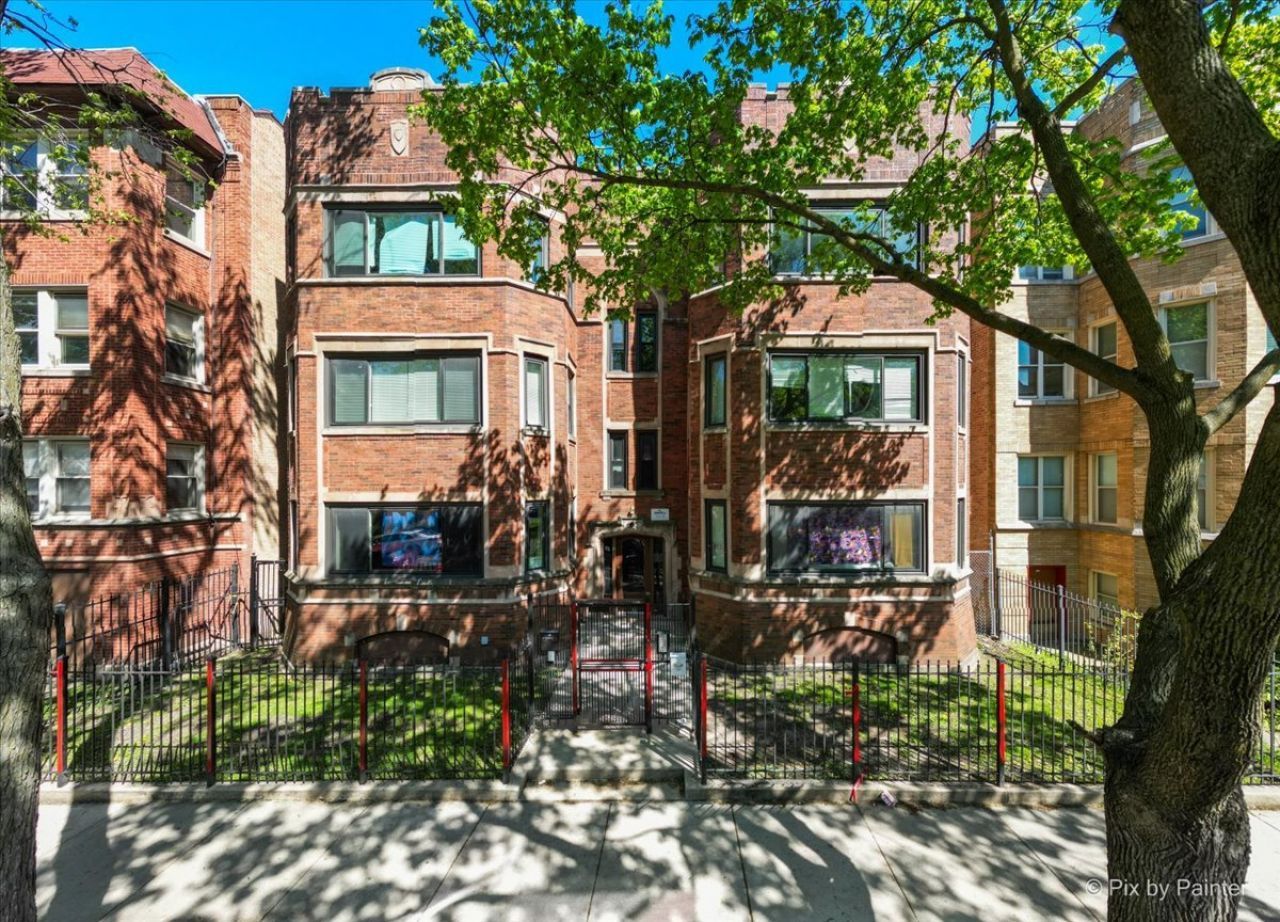 7611 S Essex Avenue, Chicago, IL 60649 Main Photo