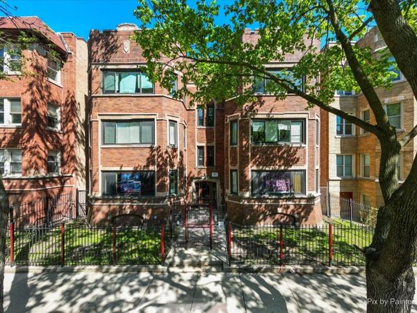 7611 S Essex Avenue , Chicago, IL 60649