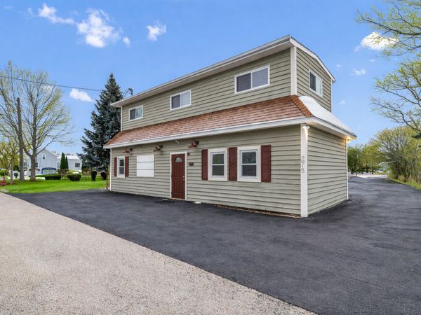 278 N State Street , Hampshire, IL 60140