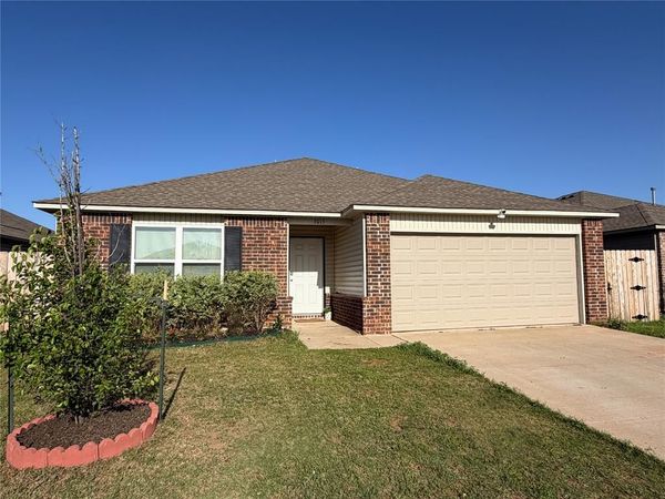 3015 Westbrook Street, Chickasha, OK 73018