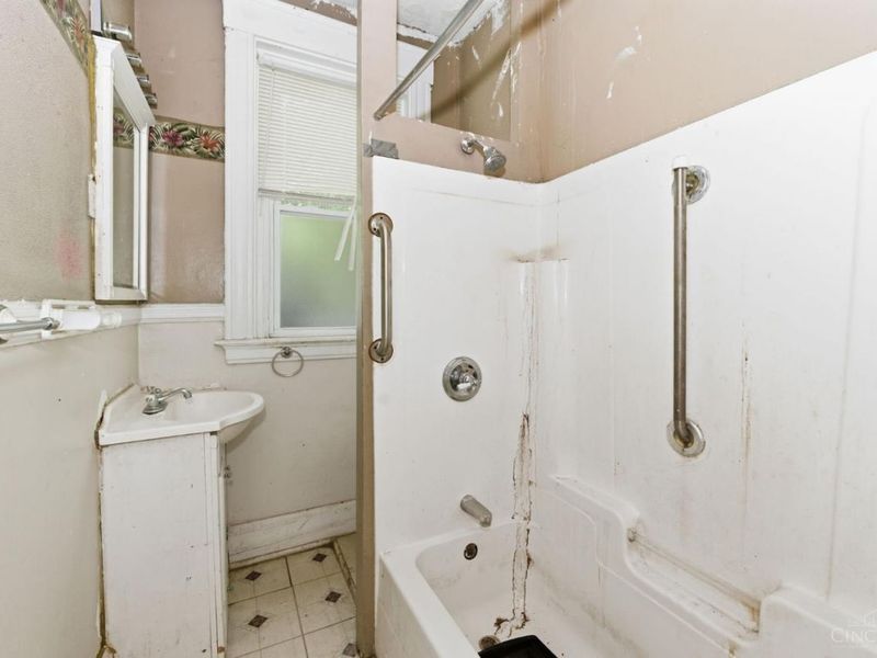 1907 Highland Avenue, Cincinnati, OH 45219 Photo 32