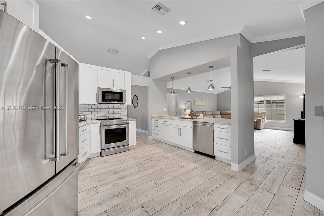 9841 SW 1st St , Unit 9841, Plantation, FL 33324 Photo