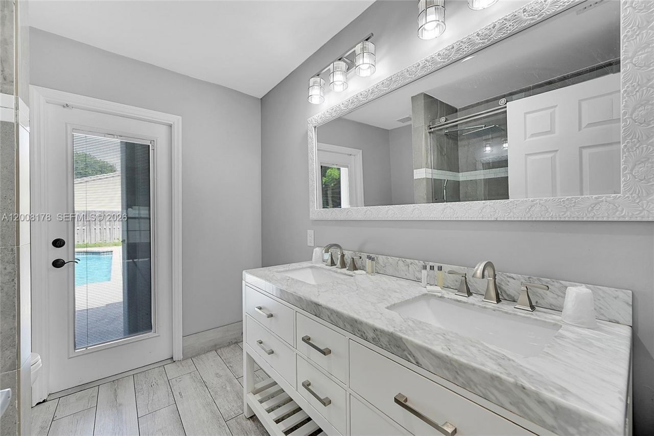 9841 SW 1st St , Unit 9841, Plantation, FL 33324 Photo