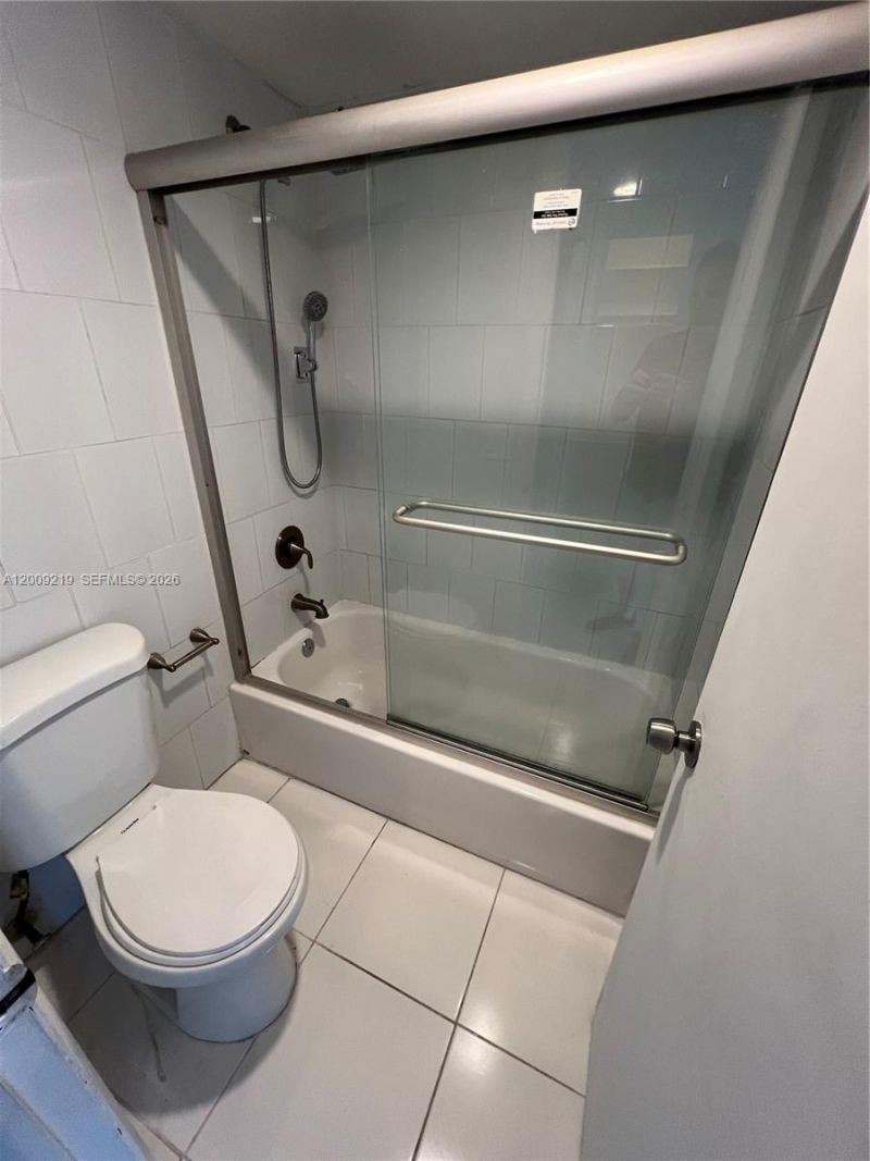 250 180th Dr, Unit 254, Sunny Isles Beach, FL 33160 Photo