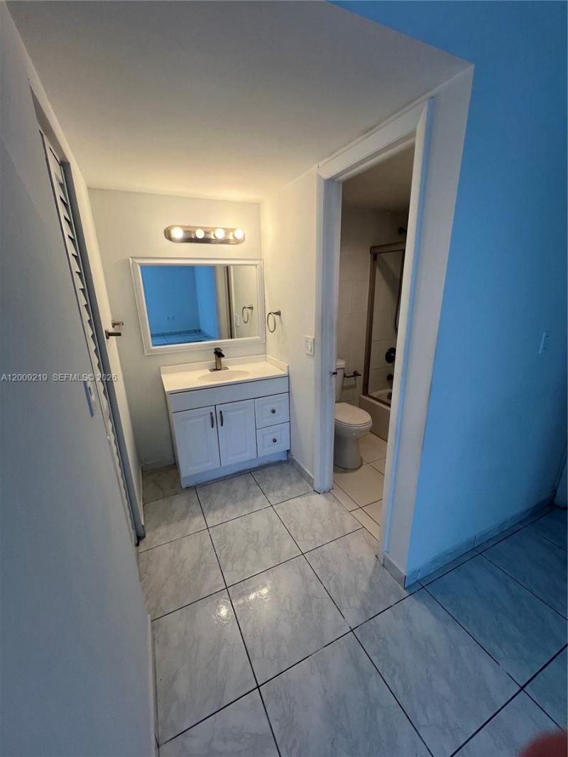 250 180th Dr, Unit 254, Sunny Isles Beach, FL 33160 Photo