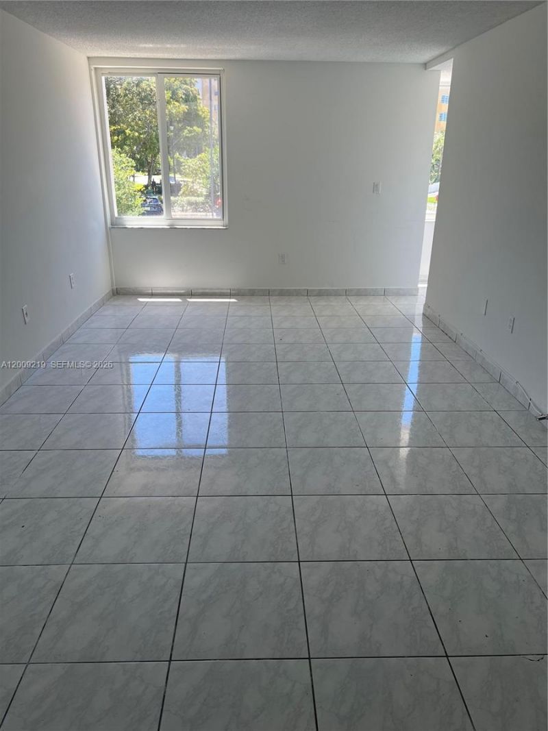 250 180th Dr, Unit 254, Sunny Isles Beach, FL 33160 Photo