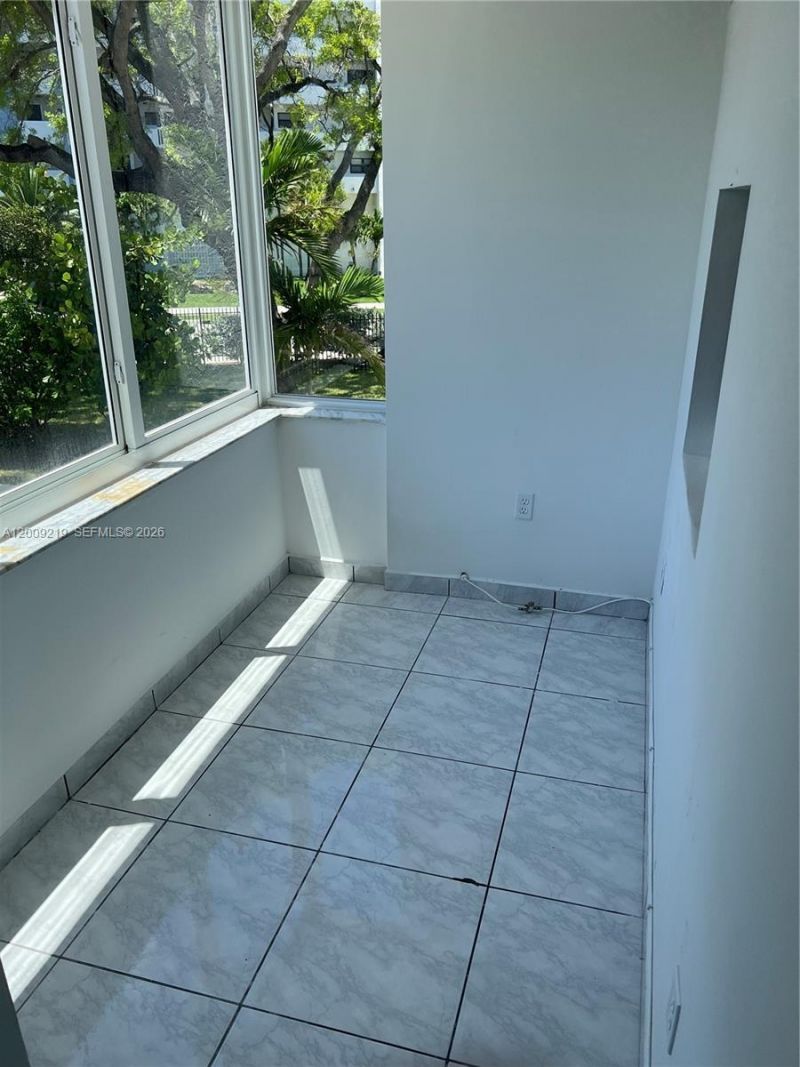 250 180th Dr, Unit 254, Sunny Isles Beach, FL 33160 Photo