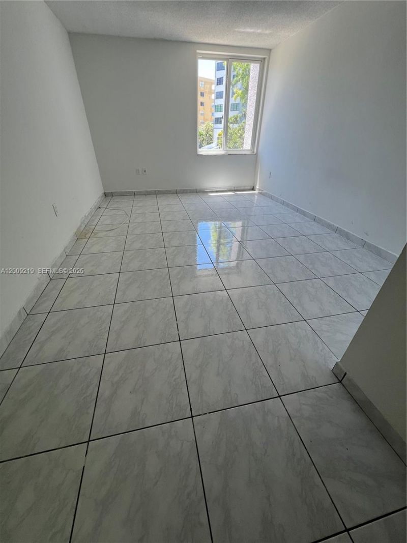 250 180th Dr, Unit 254, Sunny Isles Beach, FL 33160 Photo